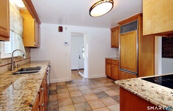 37 Glen Ave in Norwalk, CT - Building Photo - Building Photo