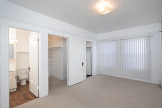 Windsor Apartments in San Diego, CA - Foto de edificio - Interior Photo