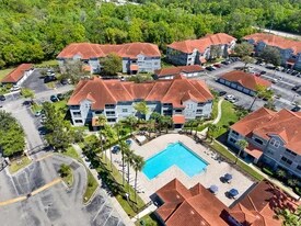 18001 Richmond Pl Dr, Unit 121 in Tampa, FL - Building Photo