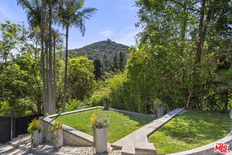 9559 Sherwood Forest Ln in Beverly Hills, CA - Building Photo - Building Photo
