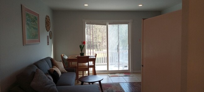 892 Smith Farm Rd, Unit TheLoft in Havelock, NC - Building Photo - Building Photo