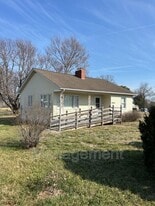 30 Curtis Estates in Fredericksburg, VA - Building Photo