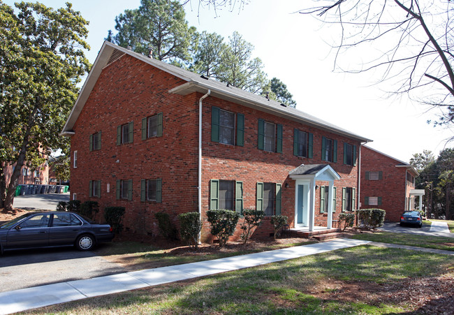 Dresden Apartments in Charlotte, NC - Building Photo - Building Photo