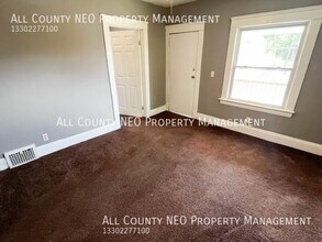9801 Raymond Ave in Cleveland, OH - Building Photo - Building Photo