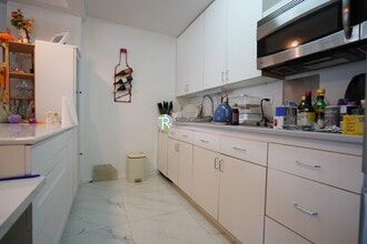 6 Whittier Pl in Boston, MA - Foto de edificio - Building Photo