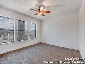9726 Astin Pl in San Antonio, TX - Foto de edificio - Building Photo