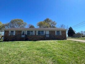 602 Lark Dr in Shelby, NC - Building Photo