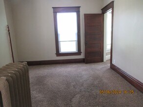 135 E Suttenfield St-Unit -Apt 4 in Fort Wayne, IN - Building Photo - Building Photo