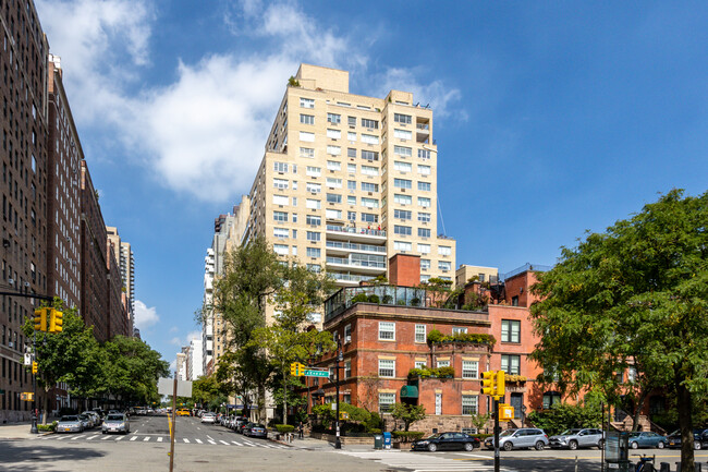 Henderson House in New York, NY - Building Photo - Building Photo