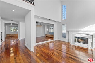1561 3rd St in Manhattan Beach, CA - Building Photo - Building Photo