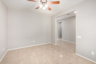 10747 W Yearling Rd in Peoria, AZ - Foto de edificio - Building Photo