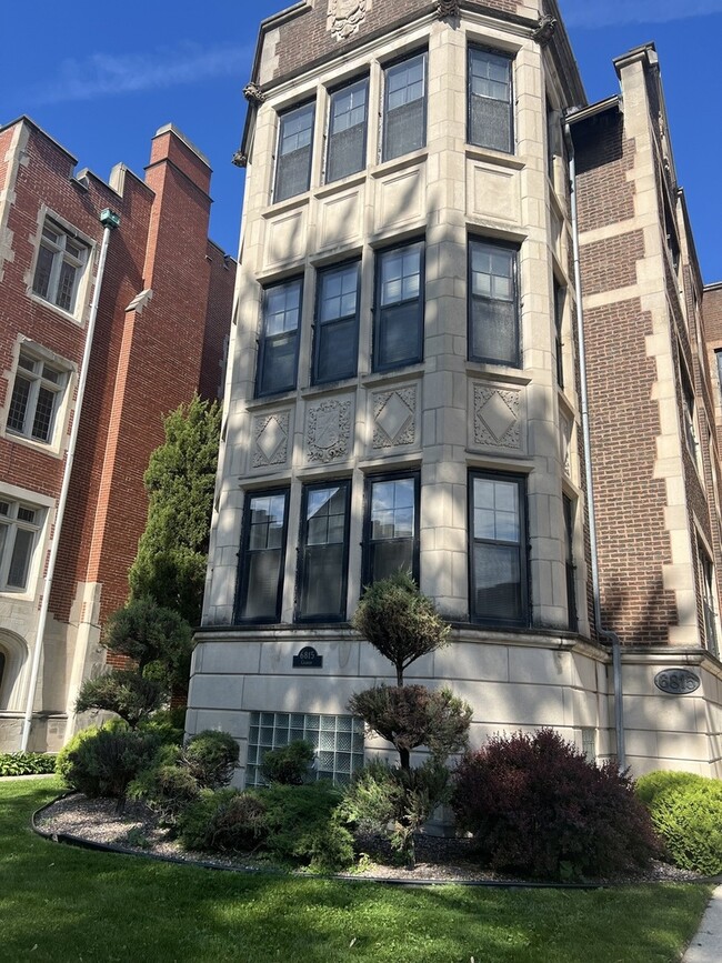 property at 6815 S Crandon Ave