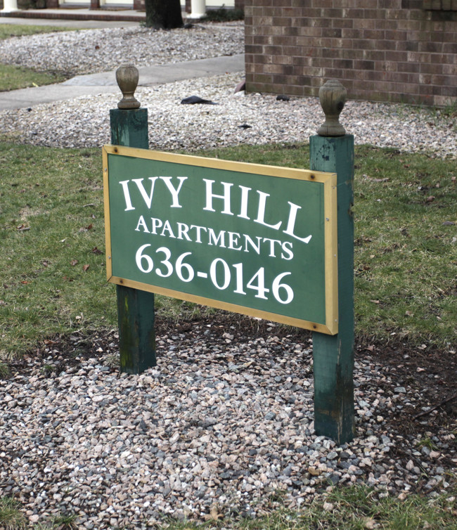 Ivy Hill Apartments in Woodbridge, NJ - Foto de edificio - Building Photo