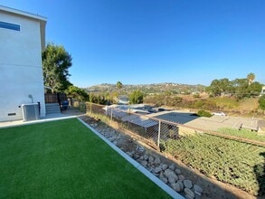 5245 E Falls View Dr in San Diego, CA - Building Photo - Building Photo