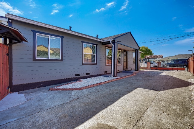 property at 950 S 45th St