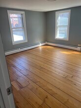 36 Union St in Clinton, MA - Building Photo - Building Photo