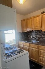 10 Roosevelt Ave in Cranford, NJ - Building Photo - Building Photo