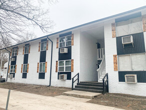 Alamance Church Apartments in Greensboro, NC - Building Photo - Primary Photo