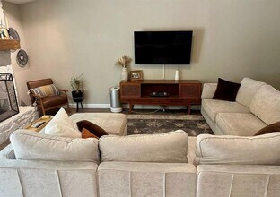 7309 Broken Arrow Ln in Austin, TX - Foto de edificio - Building Photo