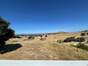 330 Kim Ct in Templeton, CA - Building Photo - Building Photo