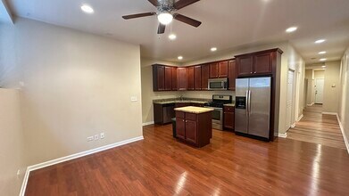 5523 N Sawyer Ave in Chicago, IL - Building Photo - Building Photo