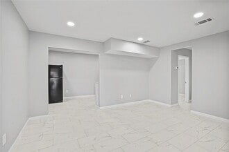 1803 Oak St in La Marque, TX - Building Photo - Building Photo