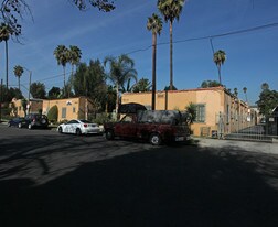 5225 De Longpre Ave in Los Angeles, CA - Building Photo