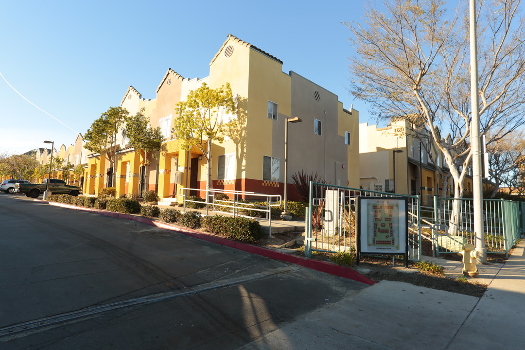 Cedar Road Apartments in Vista, CA - Building Photo