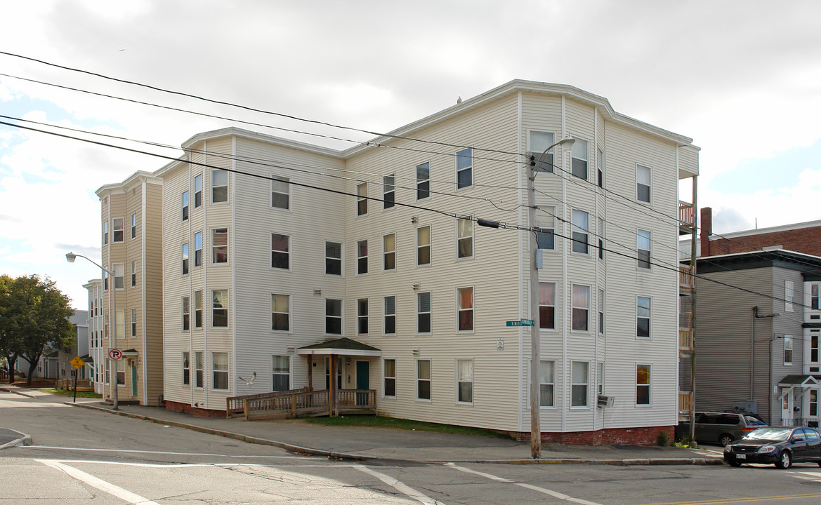 1 Knox St in Lewiston, ME - Building Photo