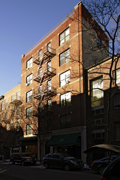 120 Sullivan St in New York, NY - Building Photo