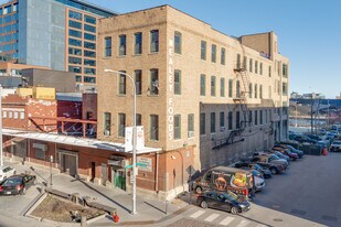 900 W Fulton Market St in Chicago, IL - Building Photo