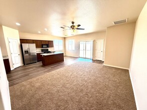 3572 Charleston Loop in Kingman, AZ - Building Photo - Building Photo
