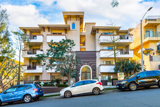 Butler Cabana in Los Angeles, CA - Building Photo - Building Photo