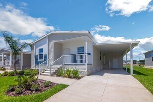 1459 Whispering Pnes Lp in Frostproof, FL - Building Photo