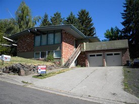 418 NW Maryland St, Unit lower in Pullman, WA - Building Photo