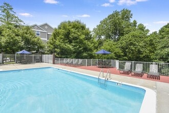 Acclaim at Lake Largo in Largo, MD - Foto de edificio - Building Photo