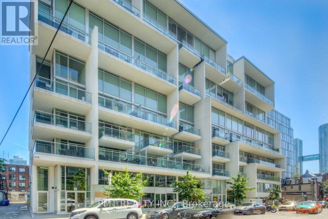 75-475 Portland St in Toronto, ON - Building Photo