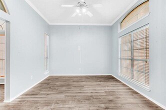 1401 Newbury Ln in Plano, TX - Foto de edificio - Building Photo