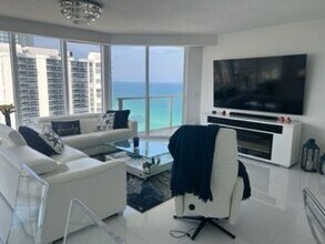16699 Collins Ave in Sunny Isles Beach, FL - Building Photo - Building Photo