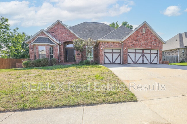 property at 4002 SW Sycamore St