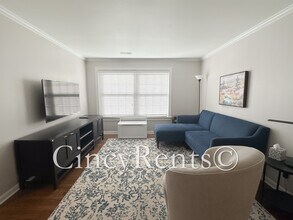 3684 Ashworth Dr in Cincinnati, OH - Building Photo - Building Photo