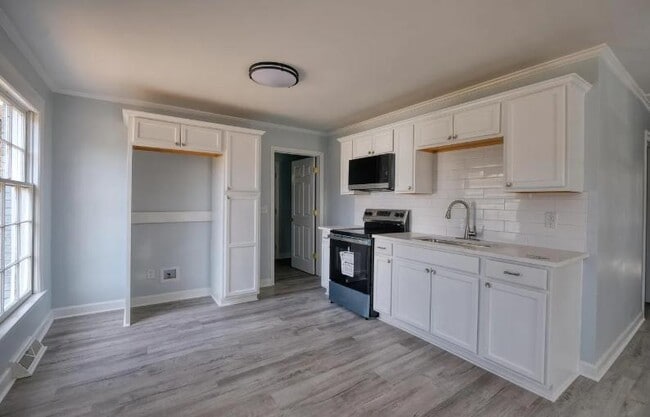 402 Marcella Dr in Kinston, NC - Building Photo - Building Photo