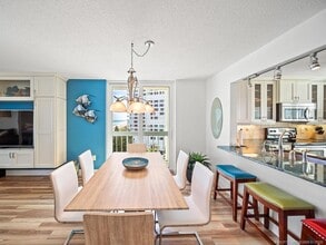 9940 S Ocean Dr in Jensen Beach, FL - Building Photo - Building Photo