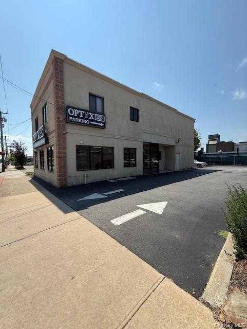 property at 1806 Deer Park Ave