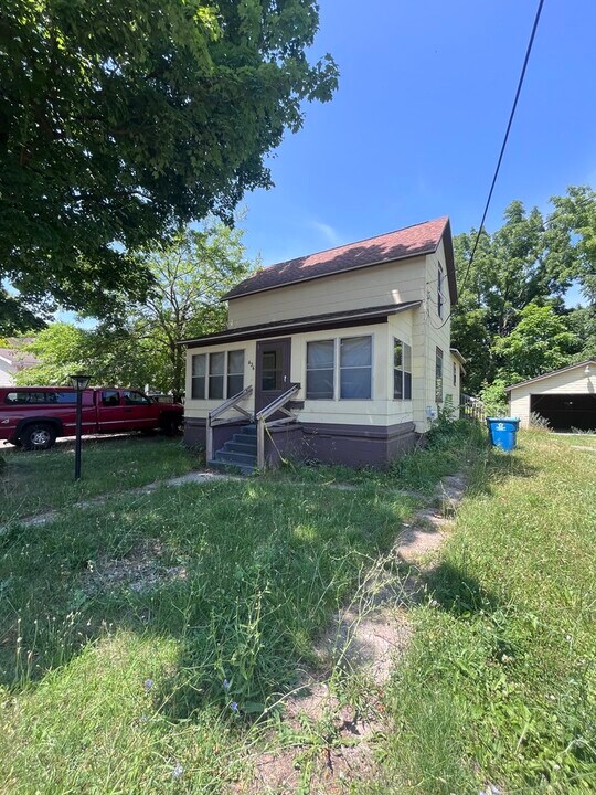 636 Florence St in Kalamazoo, MI - Building Photo