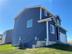 4700 NW 167th St in Urbandale, IA - Building Photo - Building Photo