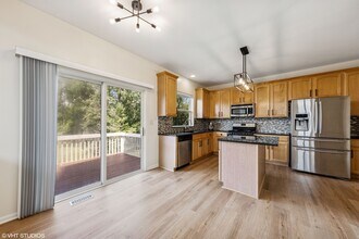 7 Edgebrook Ct in Algonquin, IL - Building Photo - Building Photo