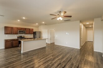 7407 Wolf Creek Ln in Richmond, TX - Building Photo - Building Photo