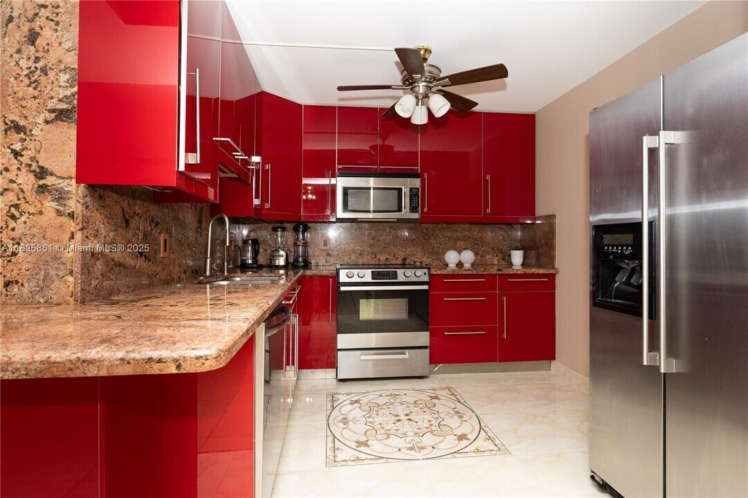 1500 S Ocean Dr, Unit 4B in Hollywood, FL - Building Photo