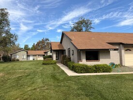 41064 Village 41 in Camarillo, CA - Building Photo